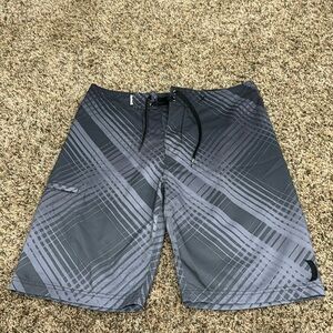 Hurley Men's Gray Stripe Dri Fit Board Shorts RN#100691 Size 32 - Good Condition